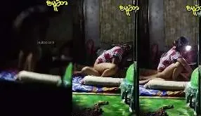 နေ့ခင်းဘက်ကြီး မြန်မာလင်မယားတက်လိုးနေ‌တော့  ချောင်းရိုက်တာပေါ့